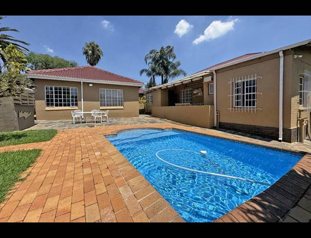 4 BEDROOM HOUSE FOR SALE IN SYDENHAM